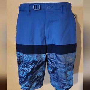 Realtree NWOT Fishing board shorts sz 28-30.     CLB2